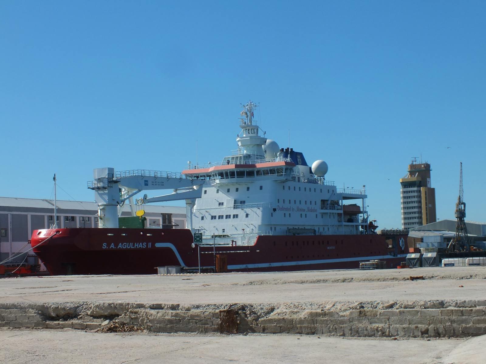 RRS Discovery - Discovery Point, Waterfront
